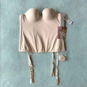 ✨NEW✨Jezebel Nude Bustier